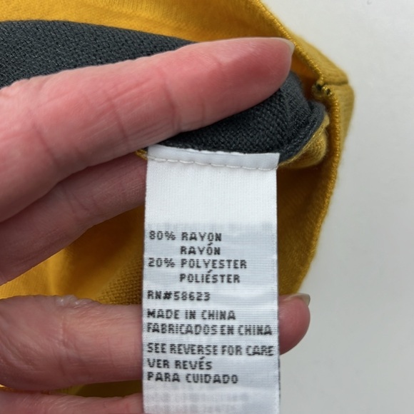 Carol Rose Colour Block Mod Sweater - Picture 7 of 8